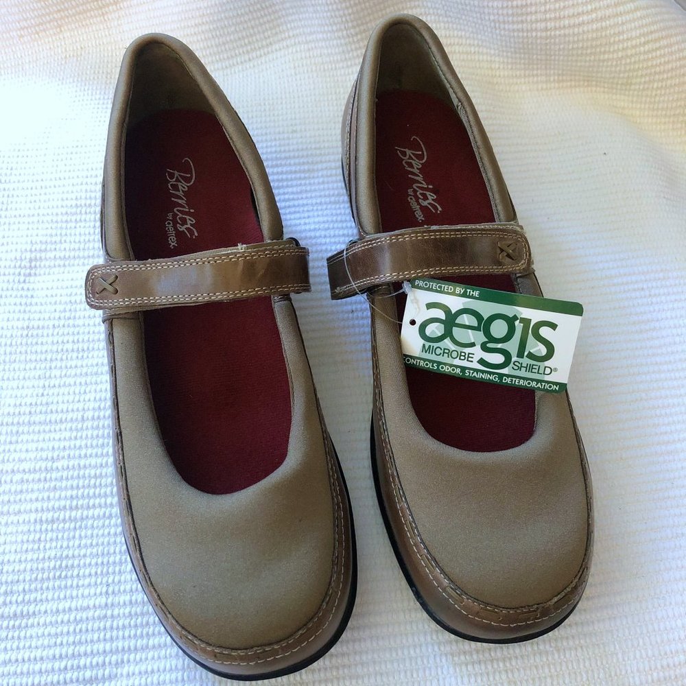 Aetrex 11W Berries Mulberry MaryJanes